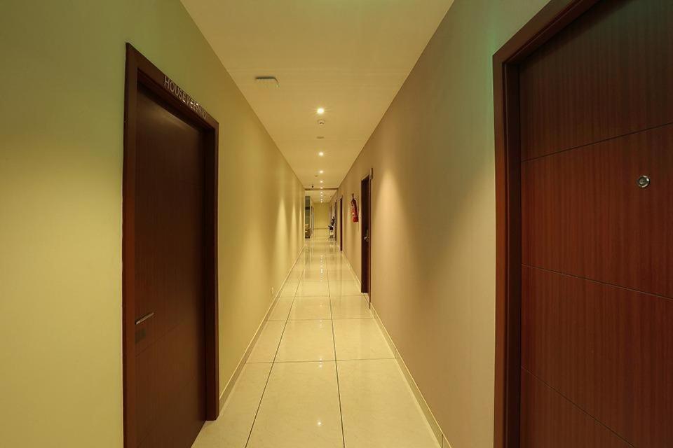 Hotel New York Square Kottayam Extérieur photo