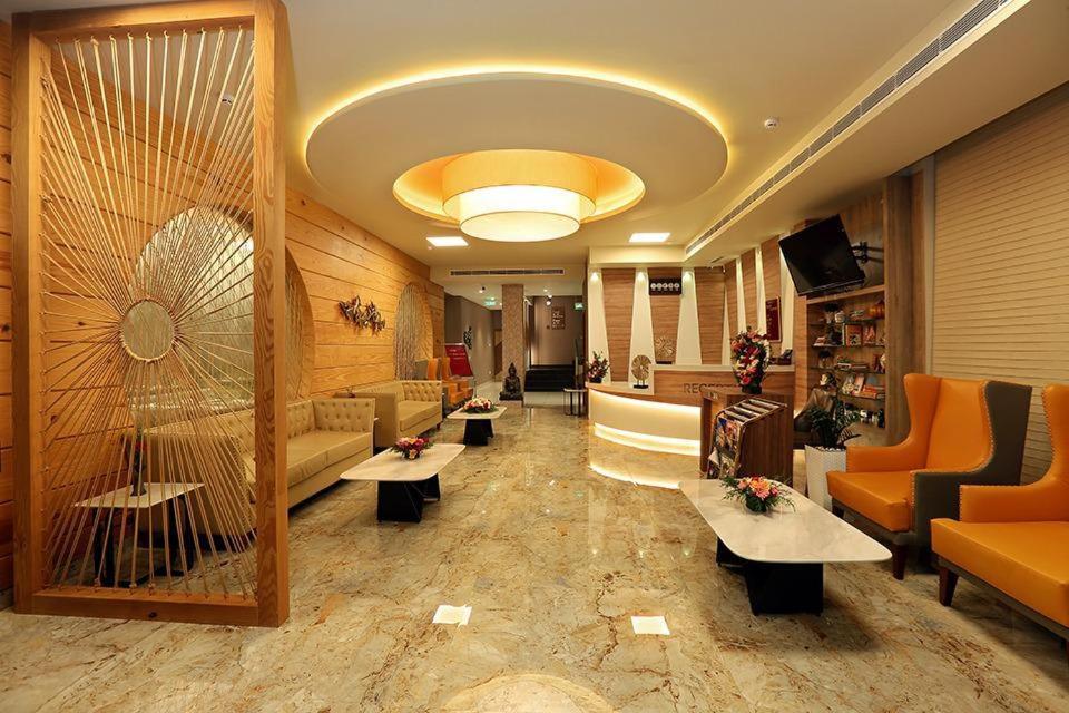 Hotel New York Square Kottayam Extérieur photo