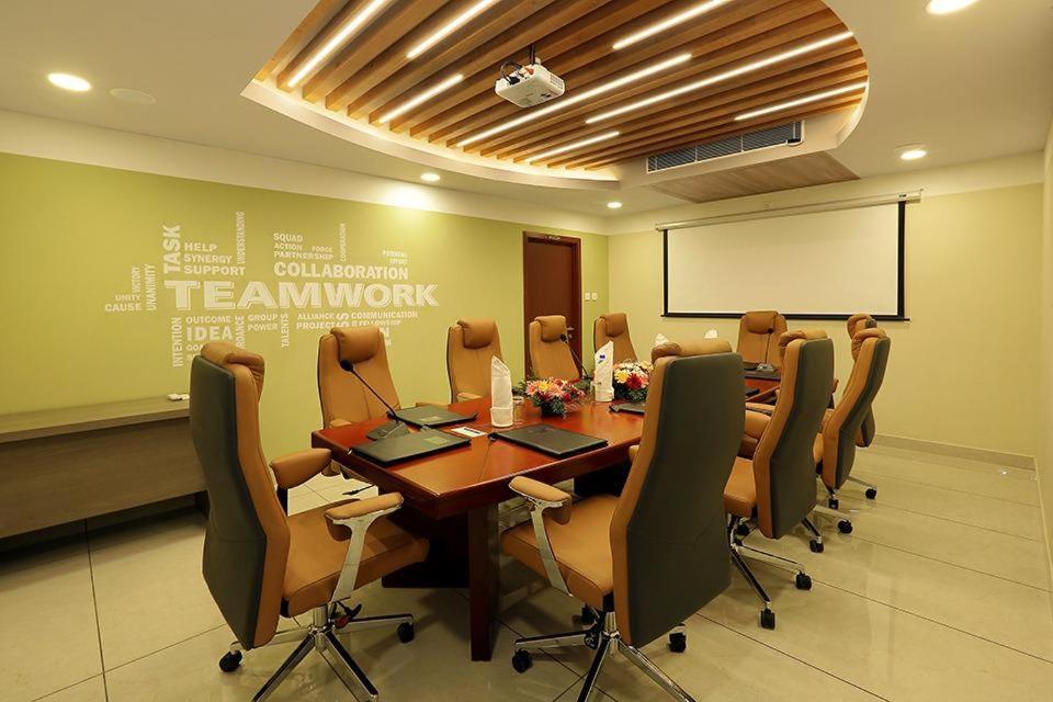 Hotel New York Square Kottayam Extérieur photo