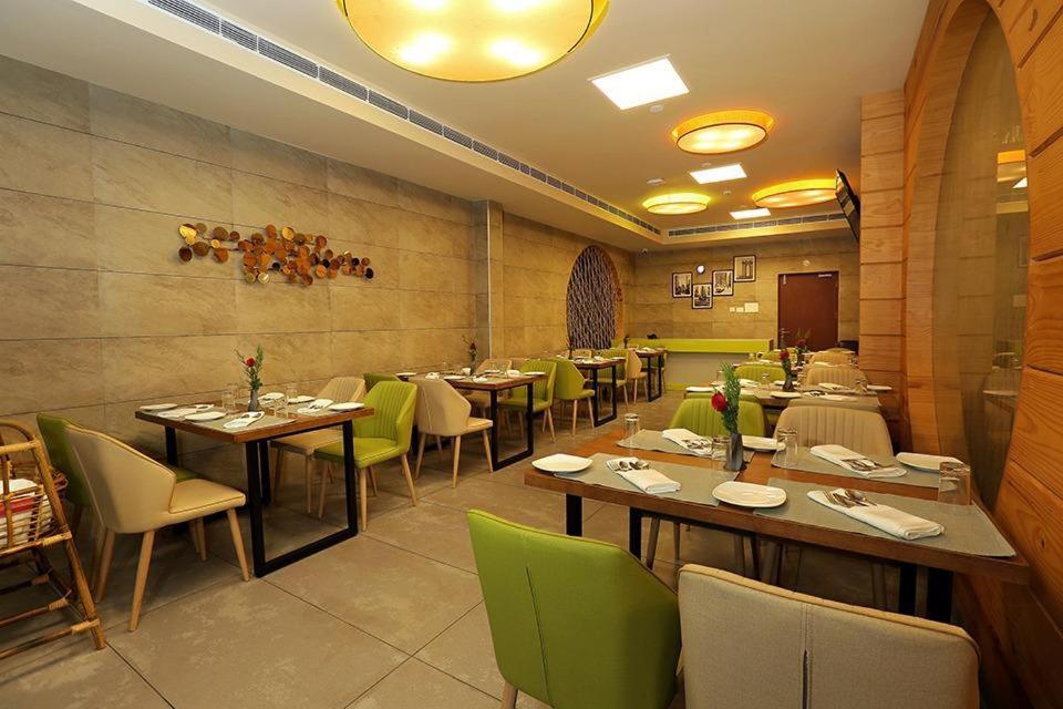 Hotel New York Square Kottayam Extérieur photo