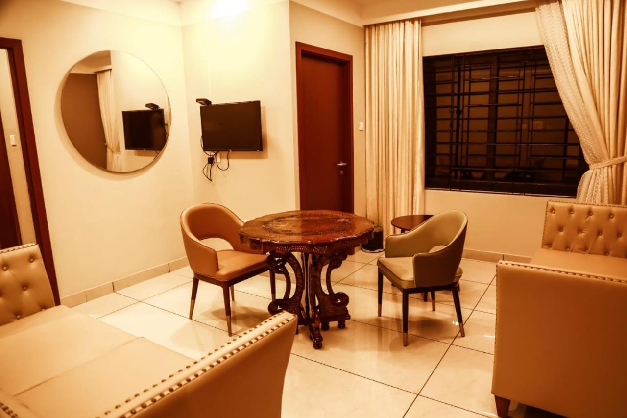 Hotel New York Square Kottayam Extérieur photo
