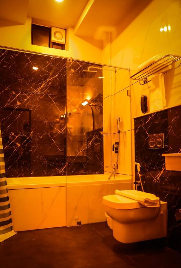 Hotel New York Square Kottayam Extérieur photo