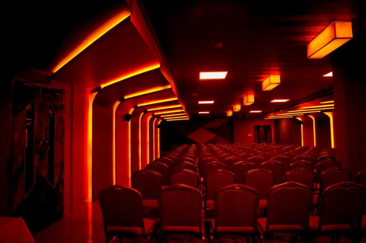 Hotel New York Square Kottayam Extérieur photo