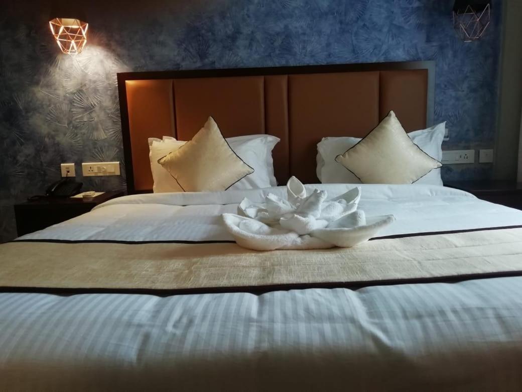 Hotel New York Square Kottayam Extérieur photo