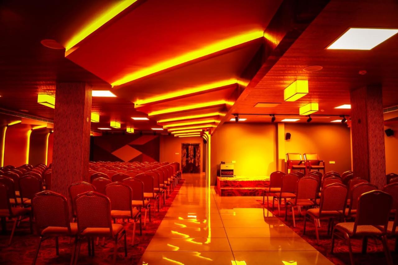 Hotel New York Square Kottayam Extérieur photo
