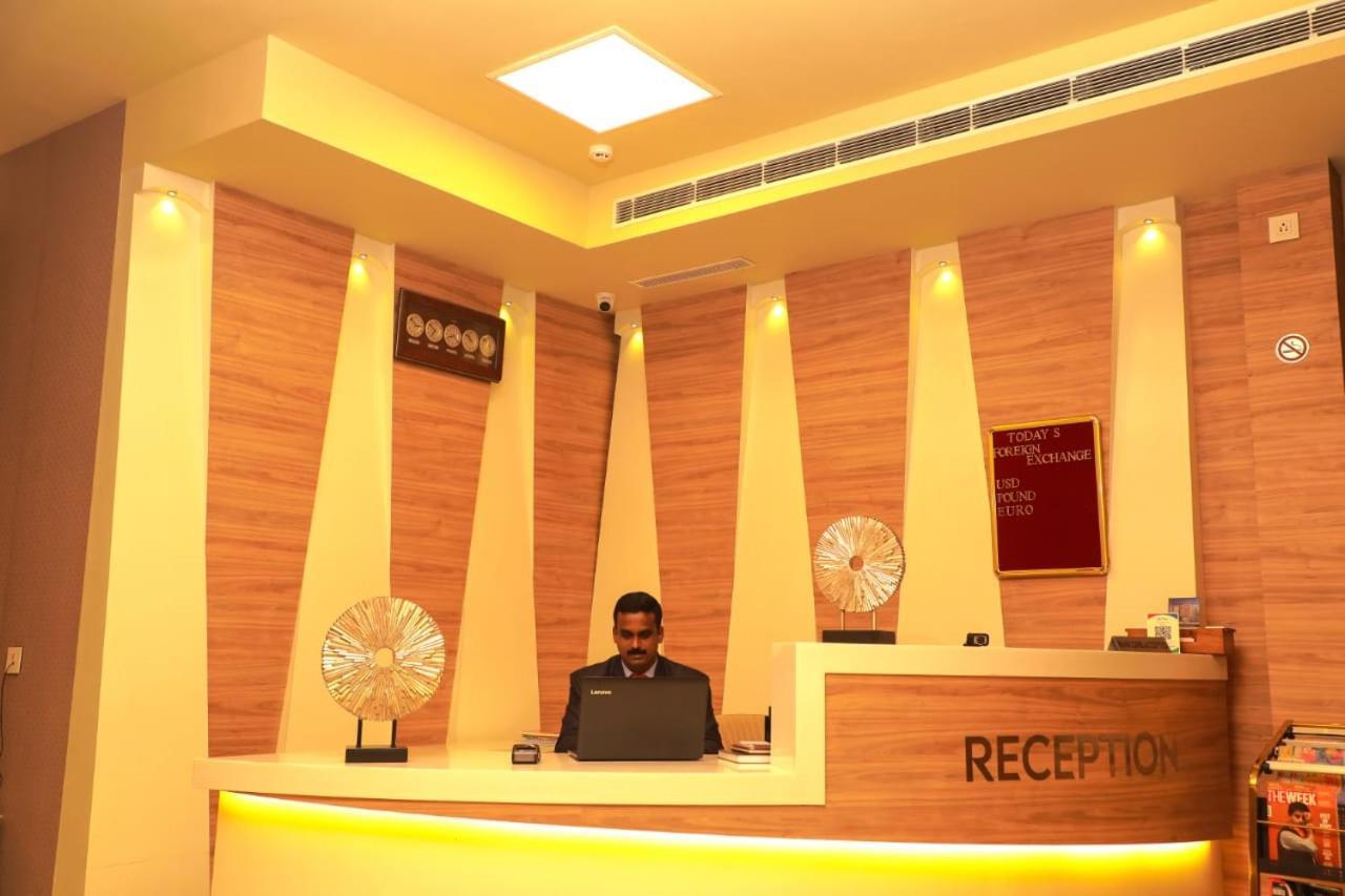 Hotel New York Square Kottayam Extérieur photo